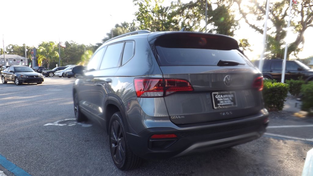 2022 Volkswagen Taos - $18,995