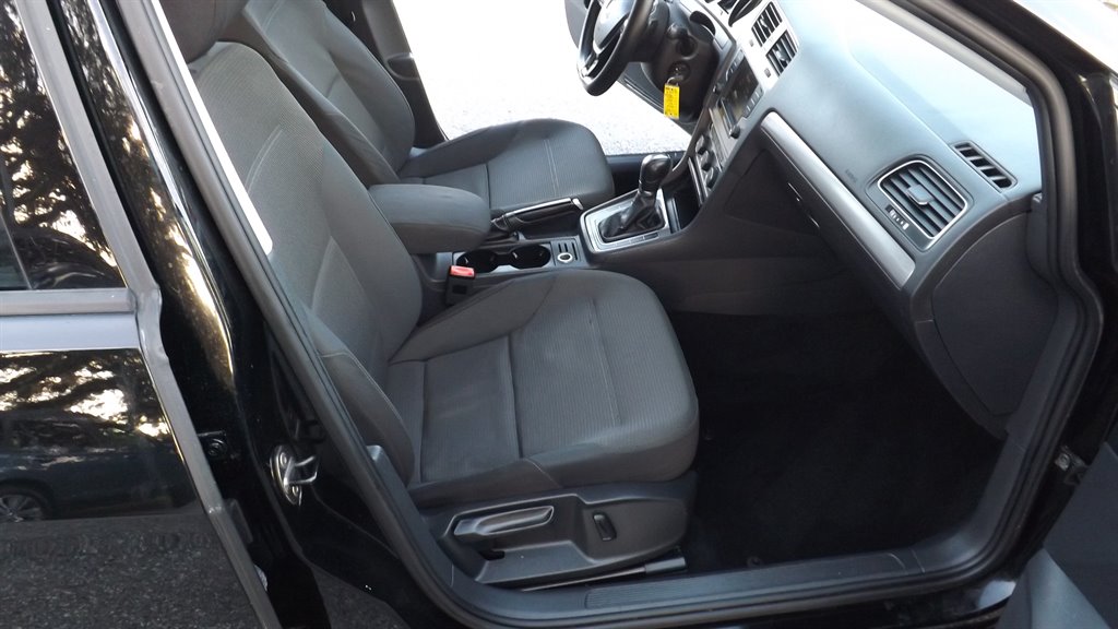 2016 Volkswagen Golf - $8,995