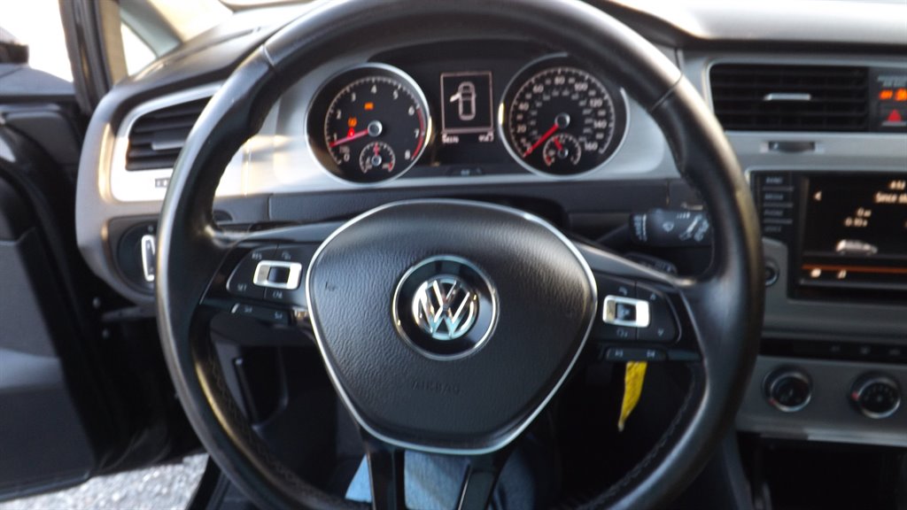 2016 Volkswagen Golf - $8,995