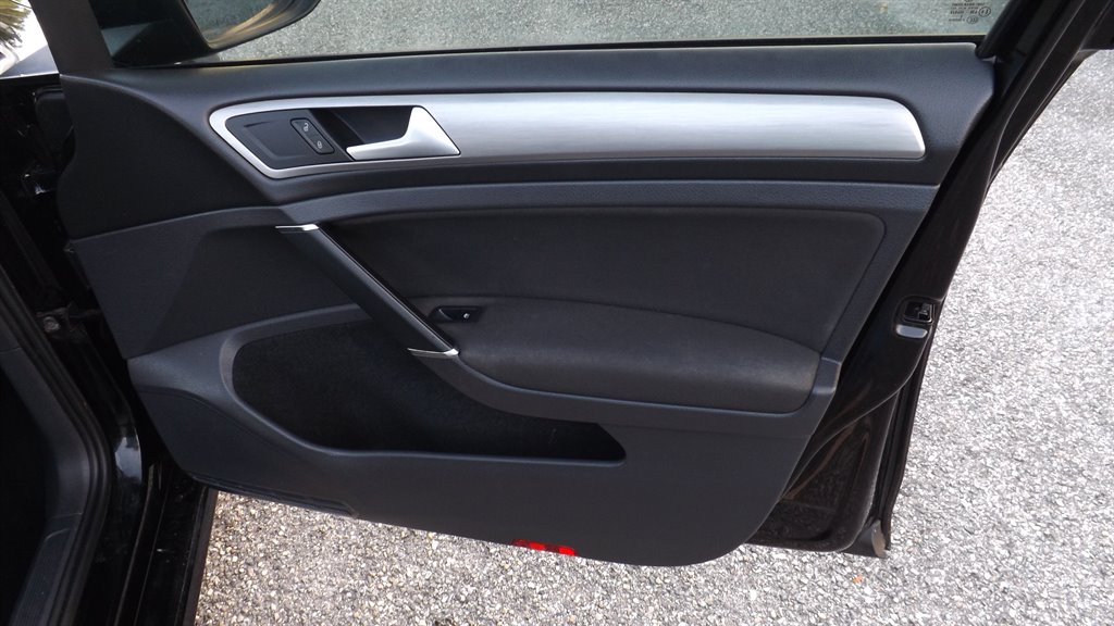 2016 Volkswagen Golf - $8,995