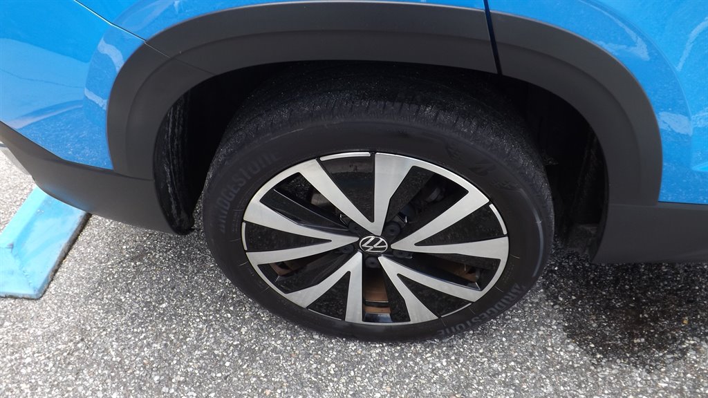 2022 Volkswagen Taos - $23,995