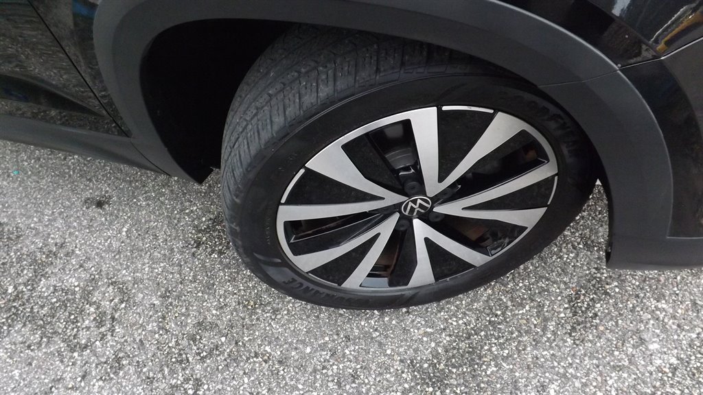 2022 Volkswagen Taos - $23,995