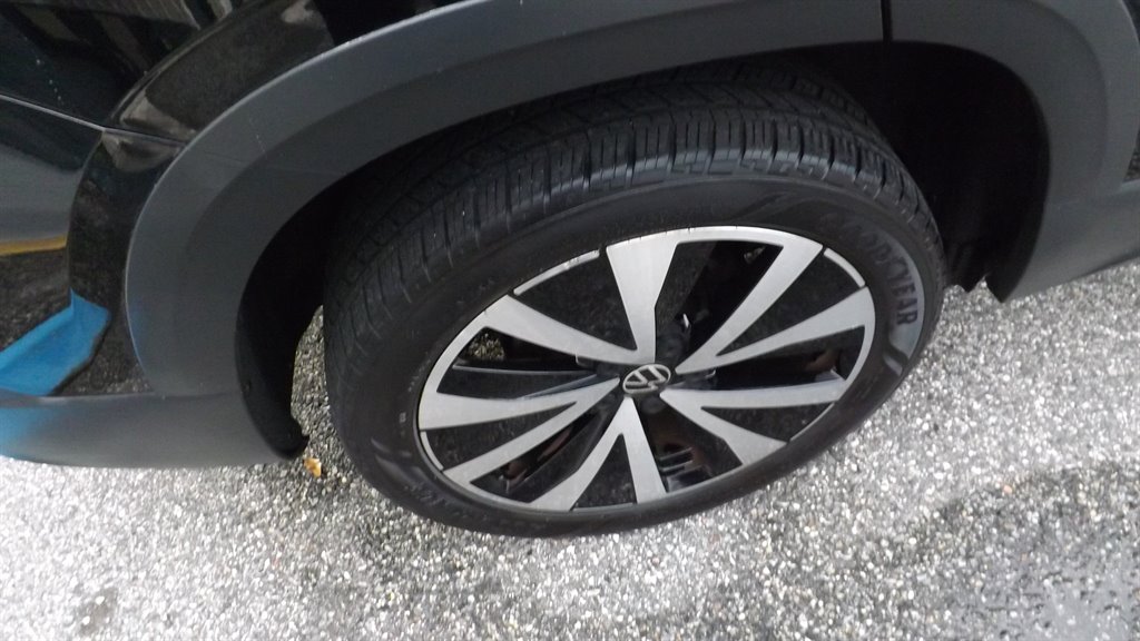 2022 Volkswagen Taos - $23,995