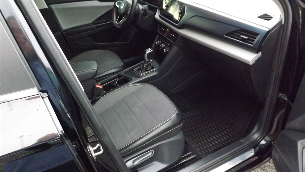 2022 Volkswagen Taos - $23,995