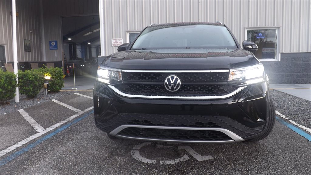 2022 Volkswagen Taos - $23,995