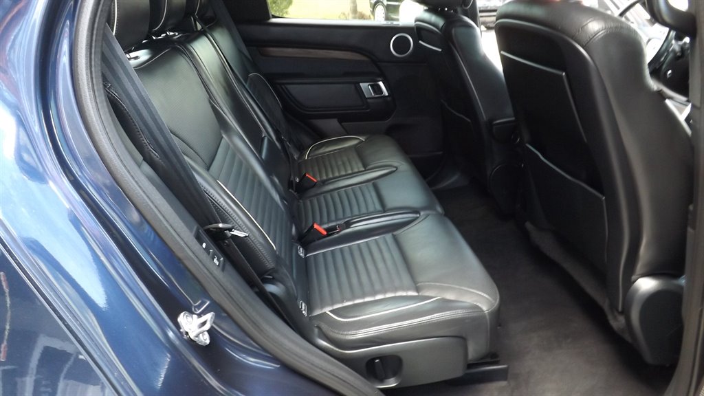 2017 Land Rover Discovery - $17,995