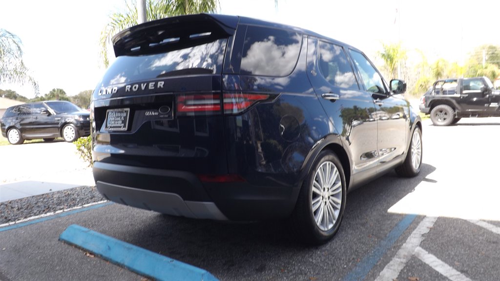 2017 Land Rover Discovery - $17,995