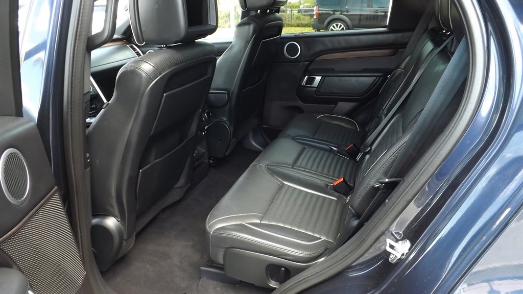 2017 Land Rover Discovery - $17,995