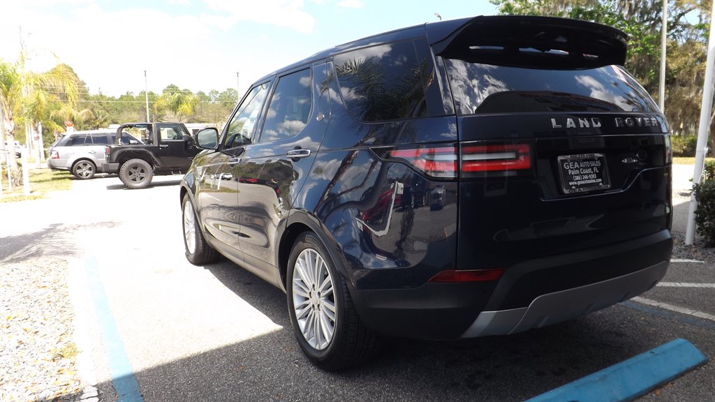 2017 Land Rover Discovery - $17,995