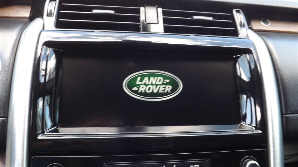 2017 Land Rover Discovery - $17,995