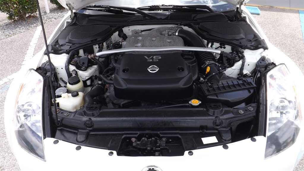 2004 Nissan 350Z photo