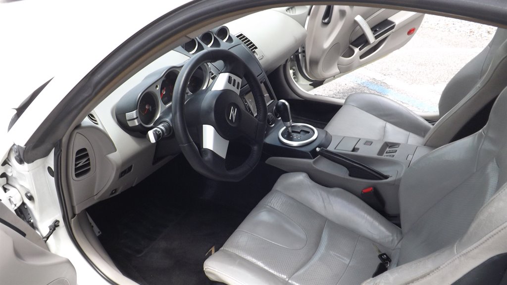 2004 Nissan 350Z photo