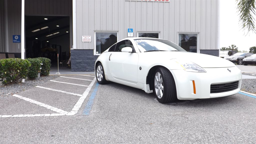 2004 Nissan 350Z photo