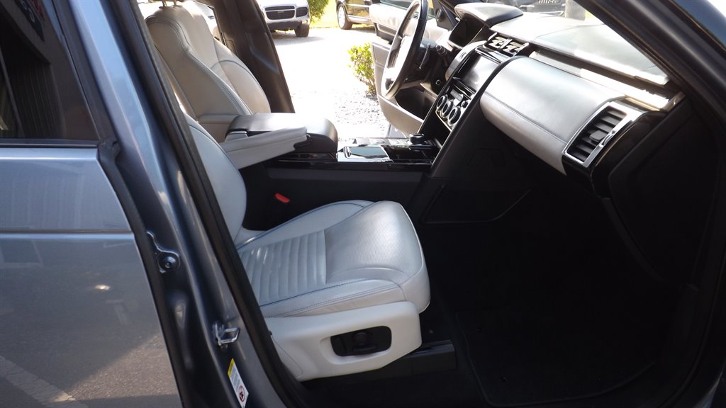 2019 Land Rover Discovery - $27,995