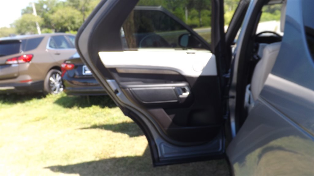 2019 Land Rover Discovery - $27,995
