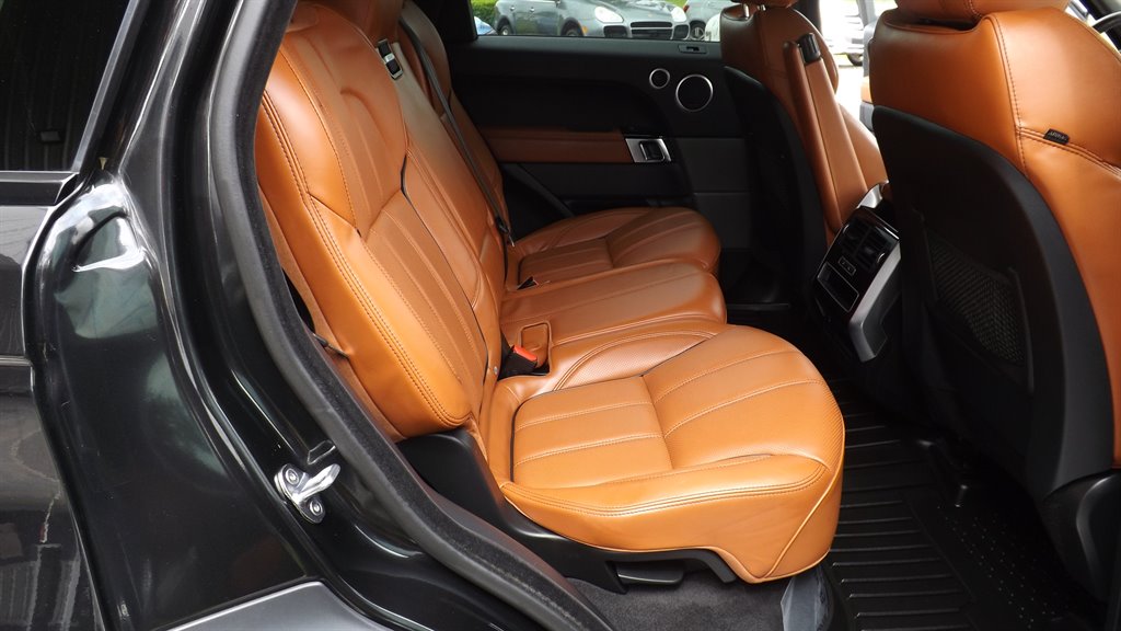 2016 Land Rover Range Rover Sport - $22,995