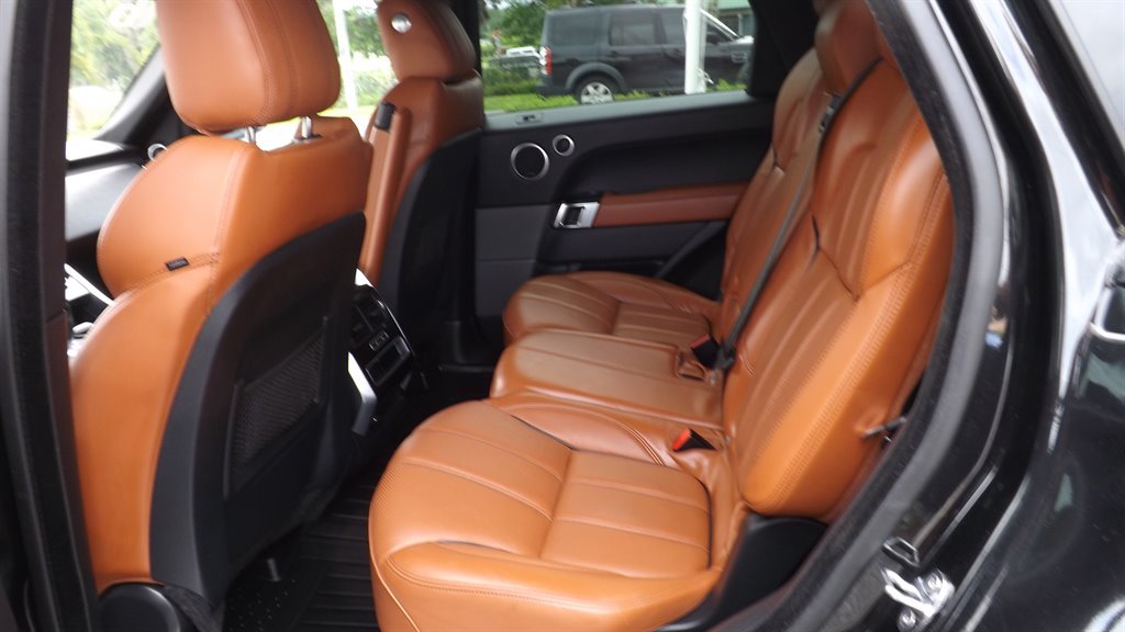 2016 Land Rover Range Rover Sport - $22,995
