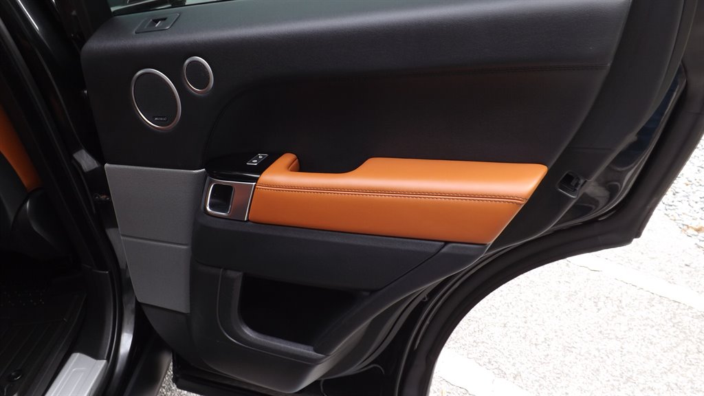 2016 Land Rover Range Rover Sport - $22,995