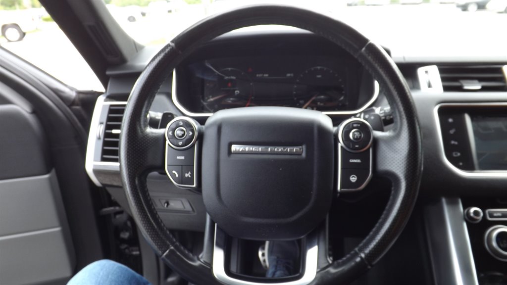 2016 Land Rover Range Rover Sport - $22,995