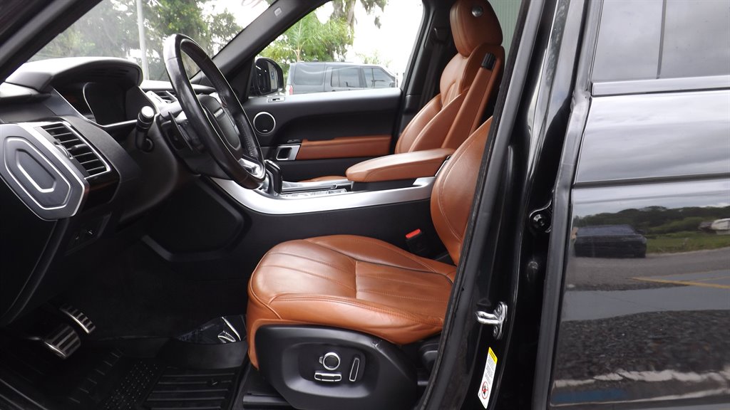 2016 Land Rover Range Rover Sport - $22,995