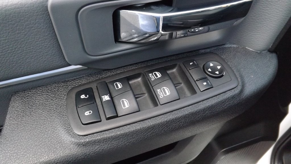 2024 RAM 1500 DS SLT photo