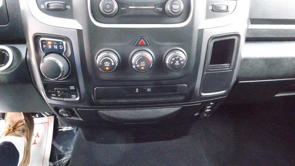 2024 RAM 1500 DS SLT photo