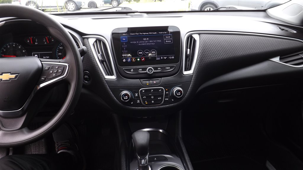 2023 Chevrolet Malibu - $21,995