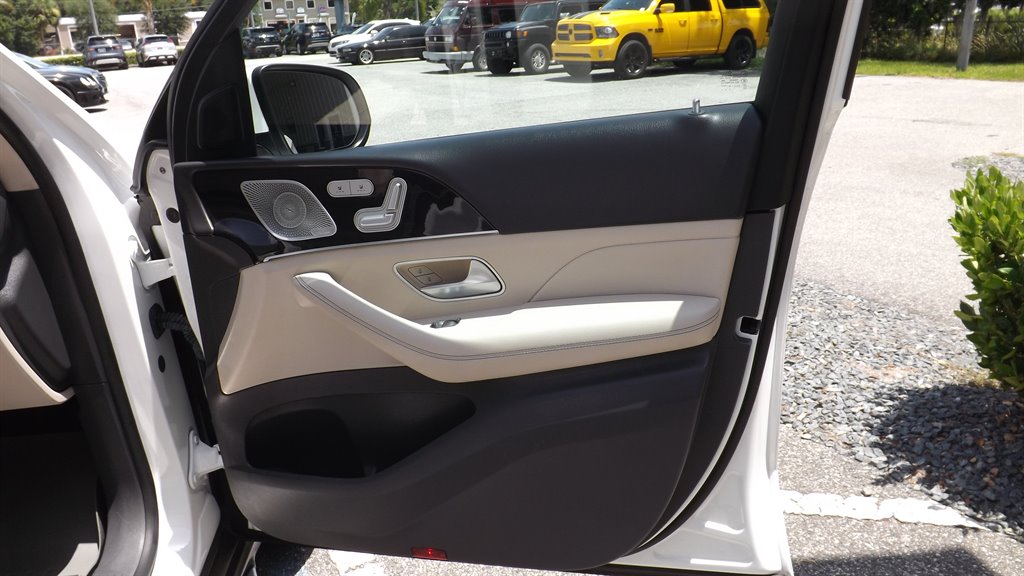 2020 Mercedes-Benz GLE - $28,995