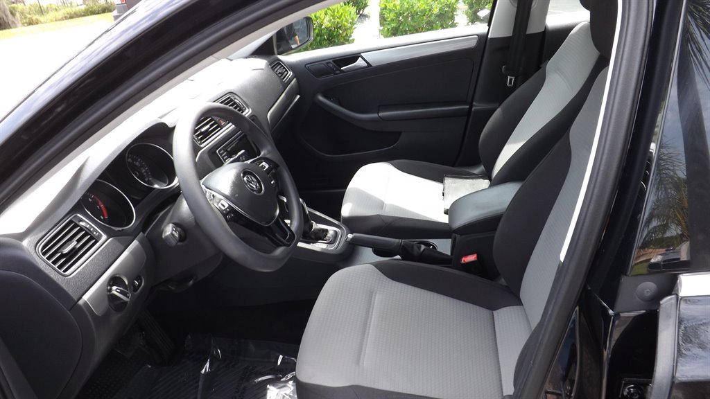 2017 Volkswagen Jetta - $12,995