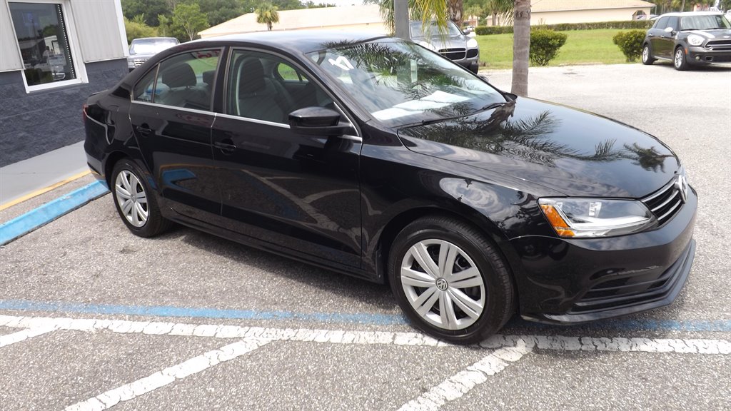 2017 Volkswagen Jetta - $12,995