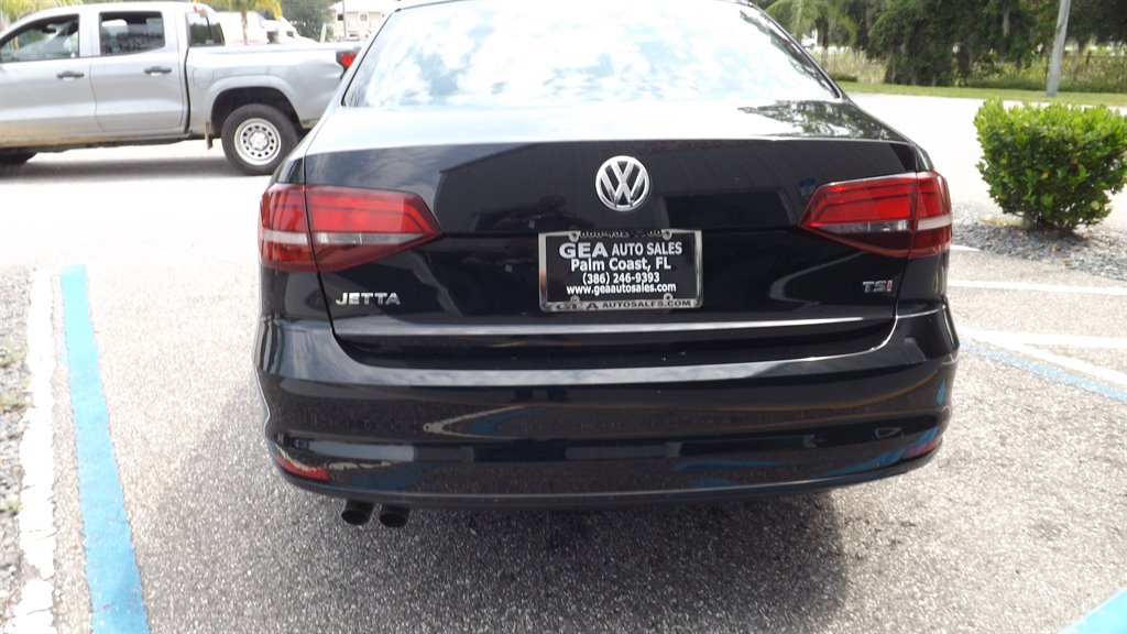 2017 Volkswagen Jetta - $12,995