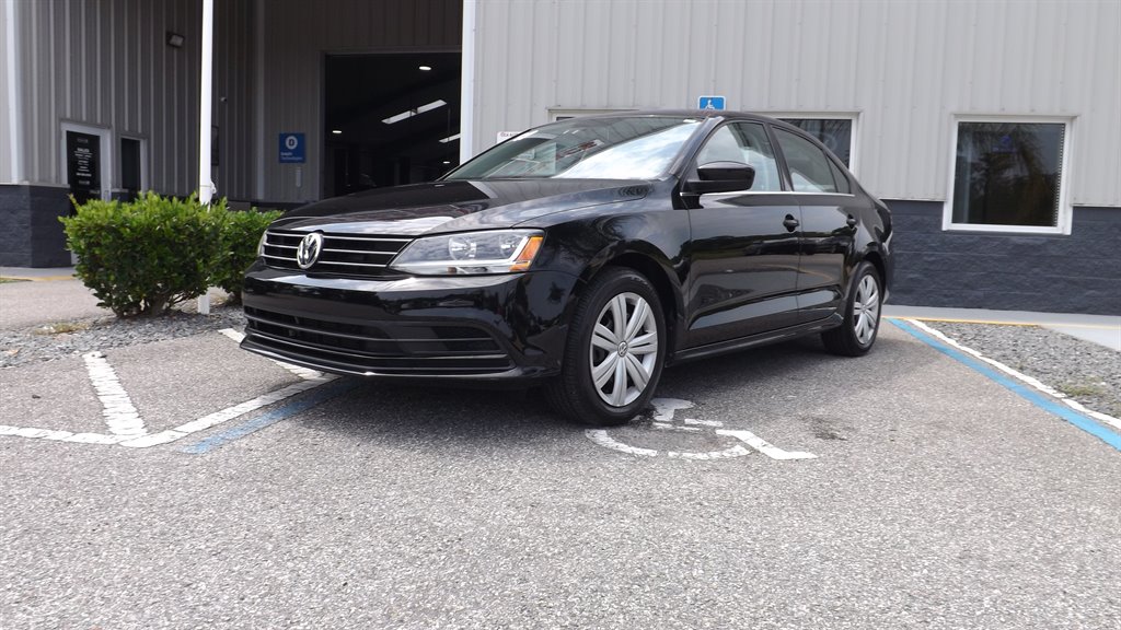 2017 Volkswagen Jetta - $12,995