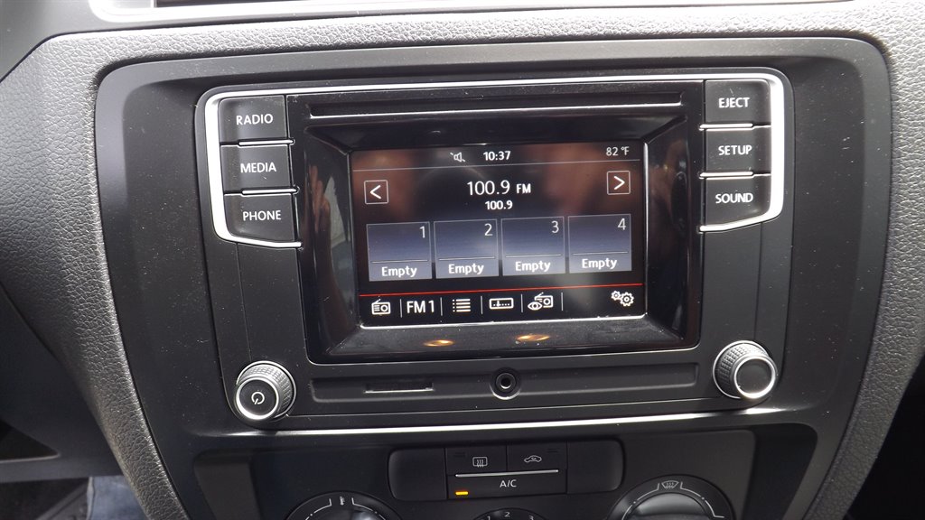 2017 Volkswagen Jetta - $12,995