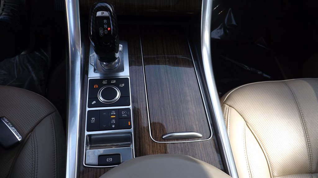 2016 Land Rover Range Rover Sport - $22,995