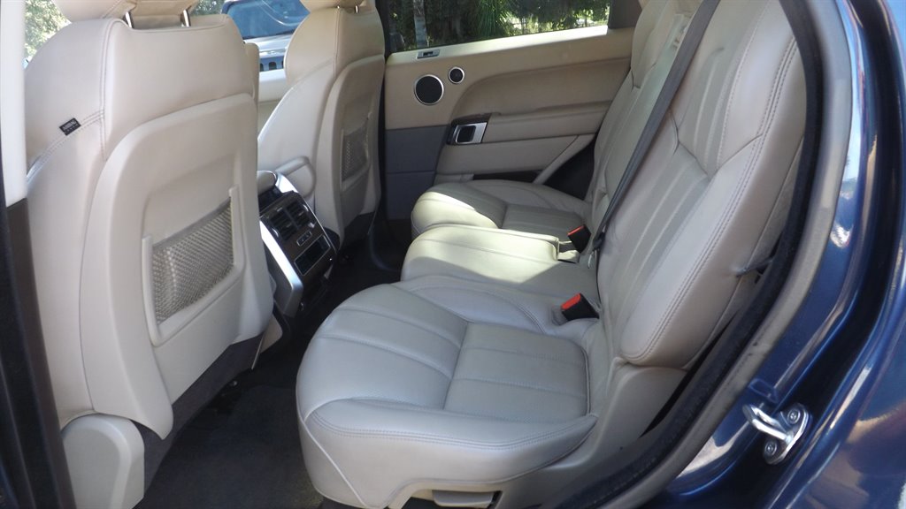 2016 Land Rover Range Rover Sport - $22,995