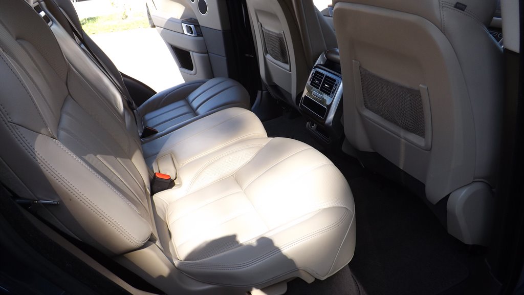 2016 Land Rover Range Rover Sport - $22,995