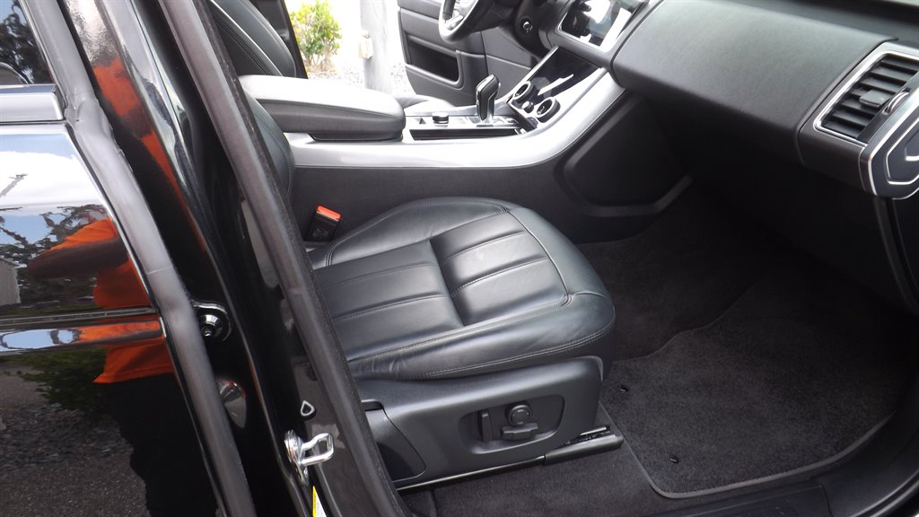 2021 Land Rover Range Rover Sport - $37,995