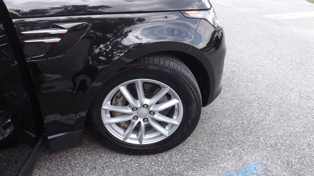 2021 Land Rover Range Rover Sport - $37,995