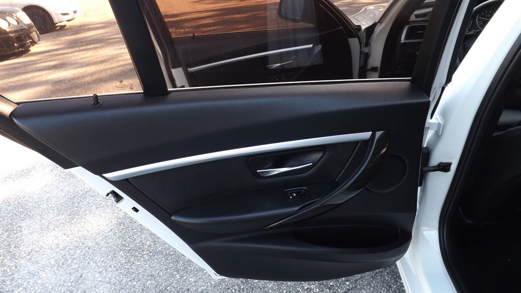 2017 BMW 330i - $17,995