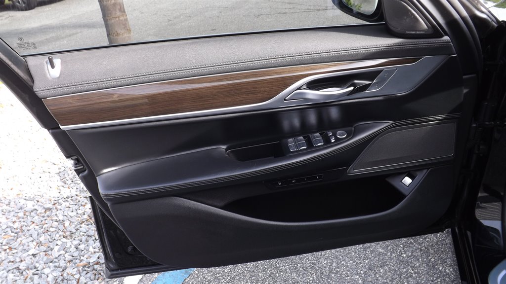 2022 BMW 740li - $38,250