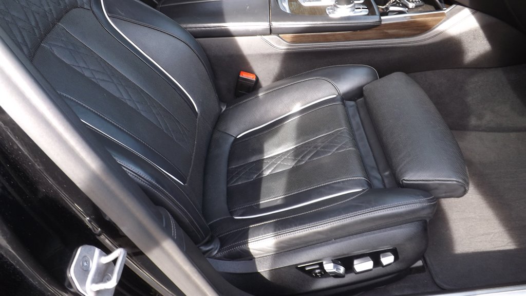 2022 BMW 740li - $38,250