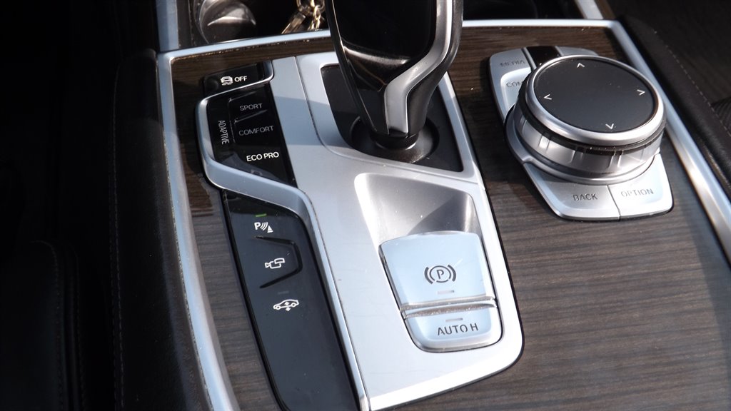 2022 BMW 740li - $38,250
