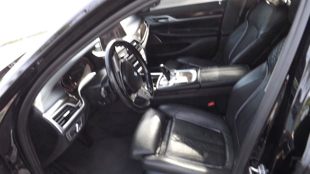 2022 BMW 740li - $38,250