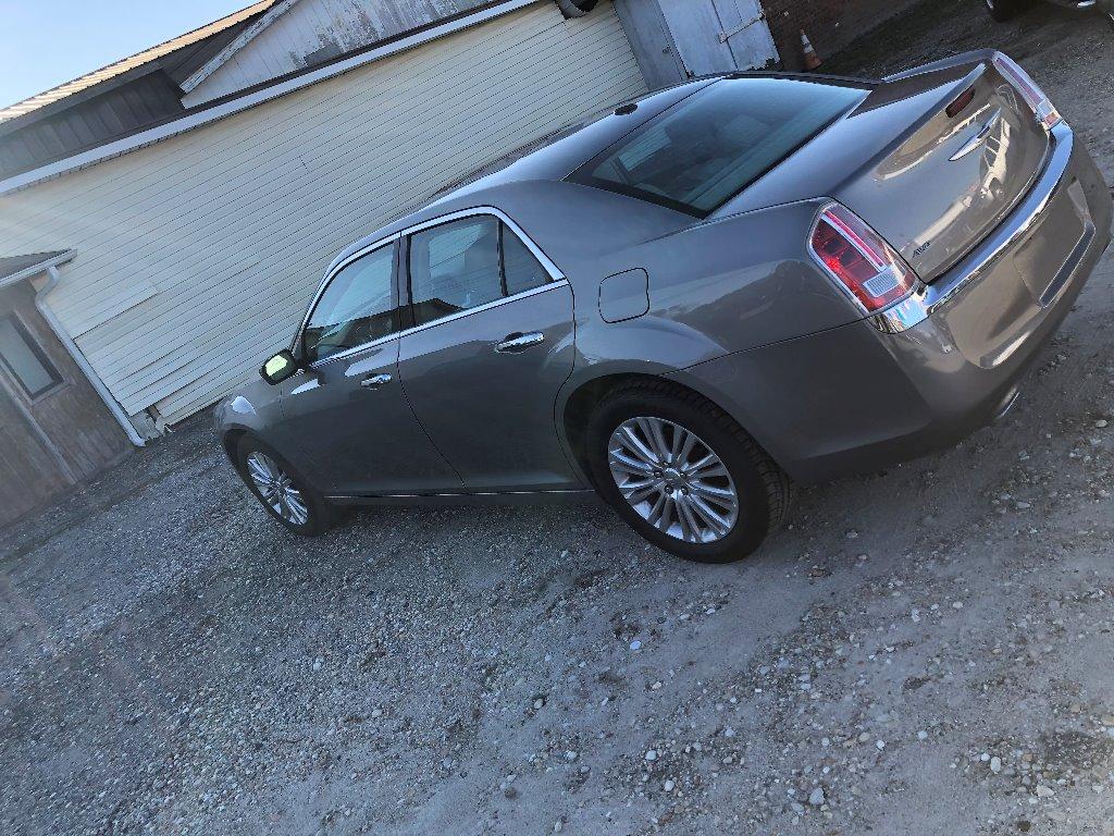 2014 Chrysler 300 - $13,995