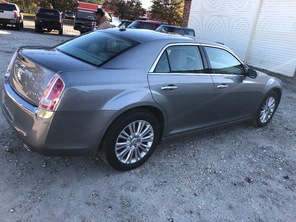 2014 Chrysler 300 - $13,995