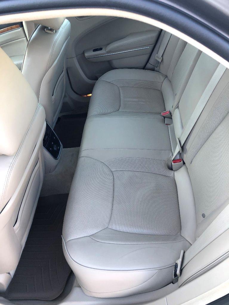 2014 Chrysler 300 - $13,995