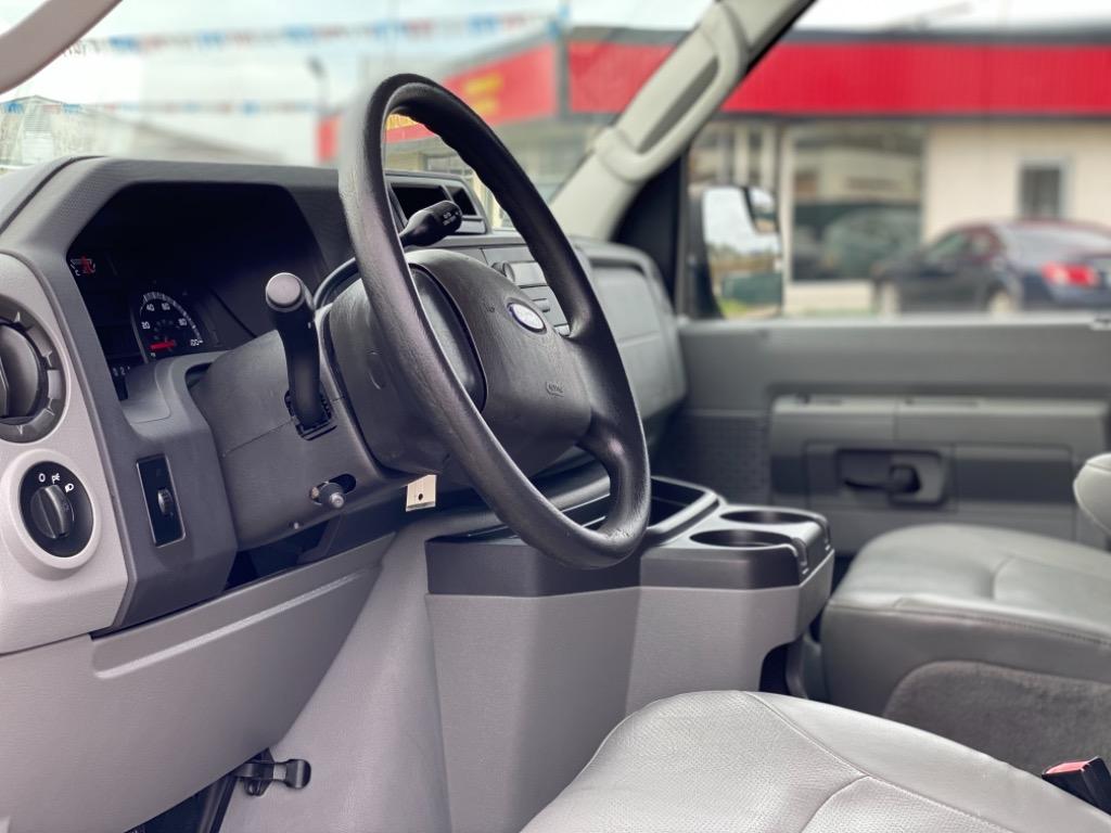 2012 Ford E-350