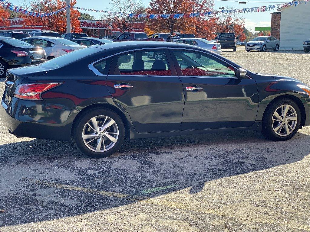 2015 Nissan Altima - $15,995