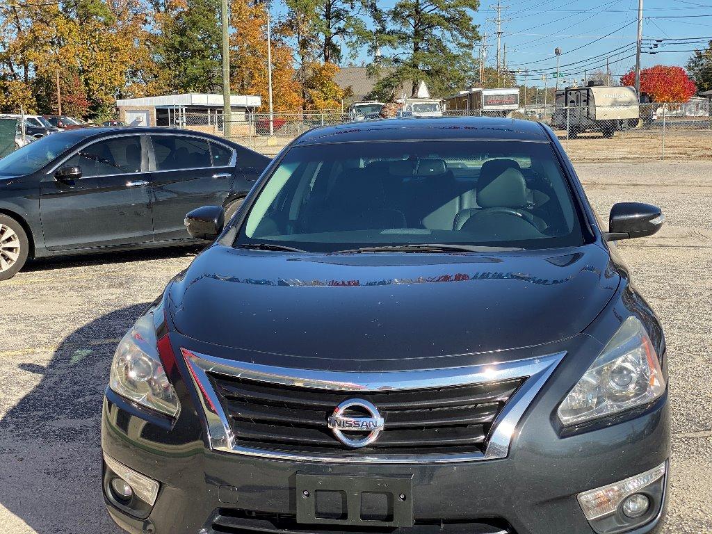 2015 Nissan Altima - $15,995