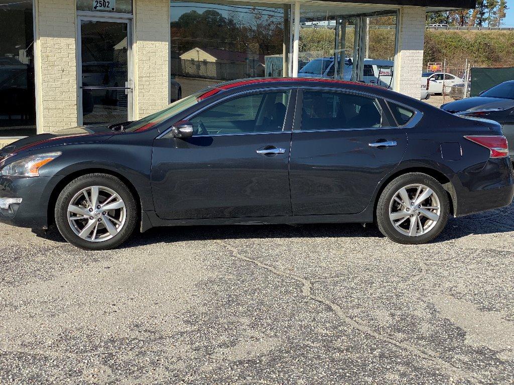 2015 Nissan Altima - $15,995